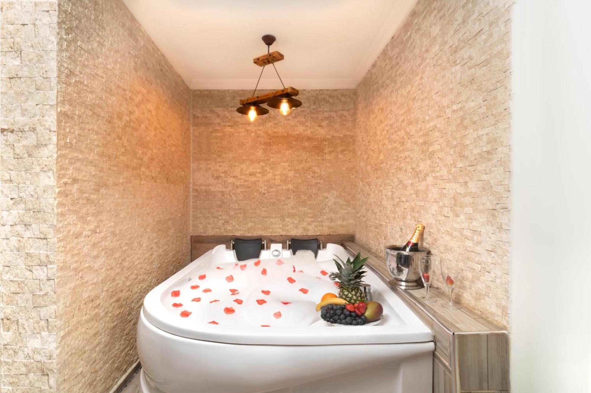 Istanbul Hotel & Suites Esterno foto